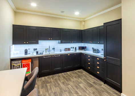 Office Space York Place - Image 7