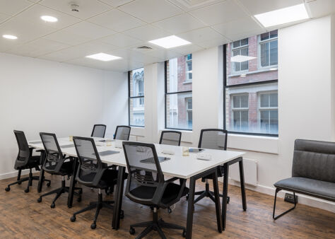 Office Space Dickens House, 1 Fetter Lane - Image 17