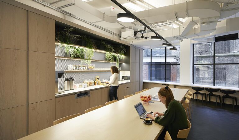 Office Space Fitzrovia - Eastcastle Street - Image 3