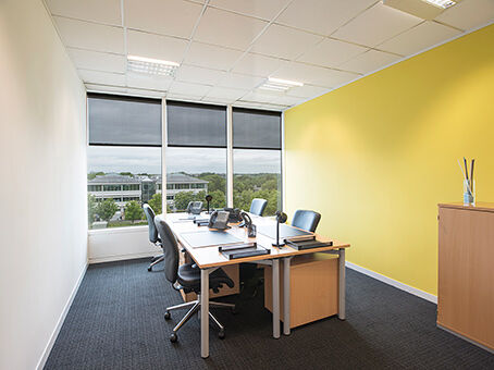 Office Space Northampton Business Park - Image 8