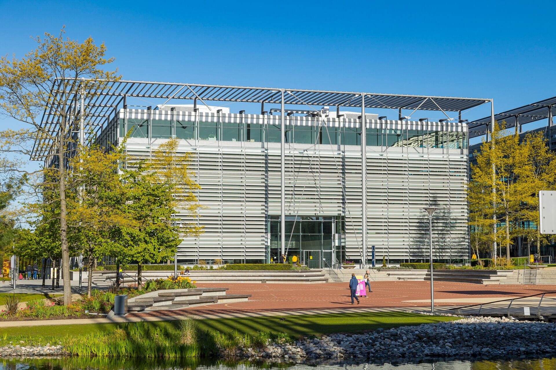 Office Space Chiswick Park - B4 - Image 1