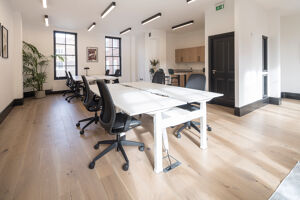 Office Space 42-43 Maiden Lane - Image 11