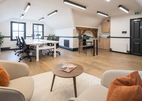 Office Space 42-43 Maiden Lane - Image 3