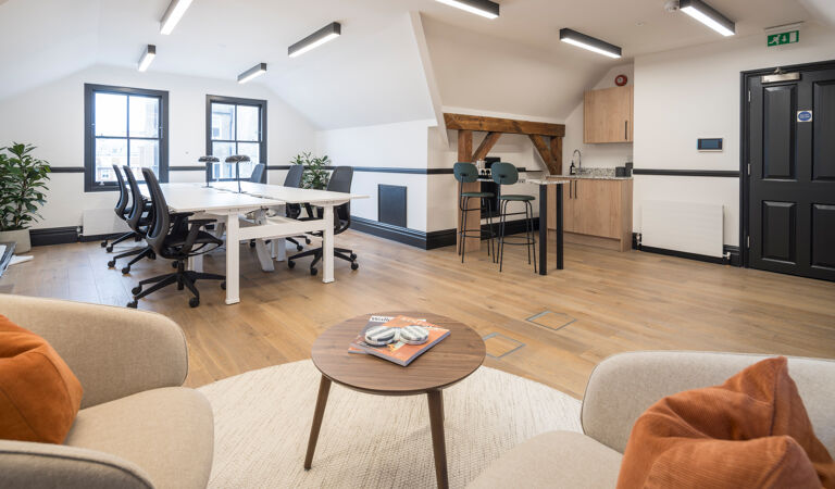 Office Space 42-43 Maiden Lane - Image 3