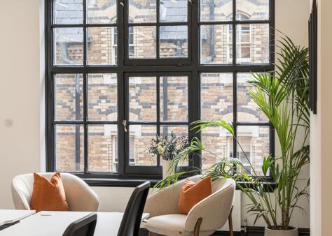 Office Space 42-43 Maiden Lane - Image 6