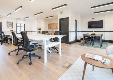 Office Space 42-43 Maiden Lane - Image 2