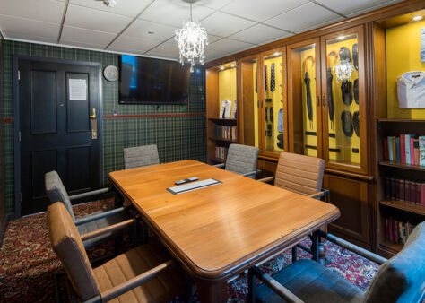 Office Space DeskLodge House - Image 11