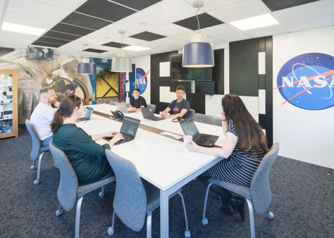 Office Space DeskLodge House - Image 6