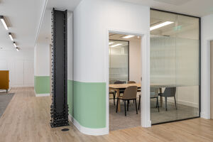 Office Space 15 King Street - Image 3