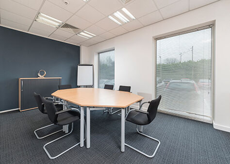 Office Space City West Business Park Building 3 - Image 3