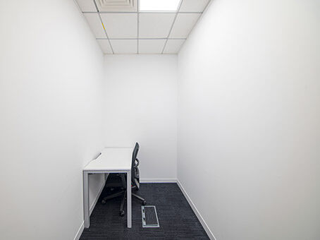 Office Space Windmill Hill Business Park - Image 6