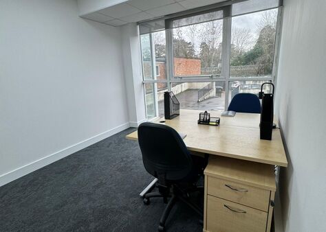 Office Space Westbury House - Image 7