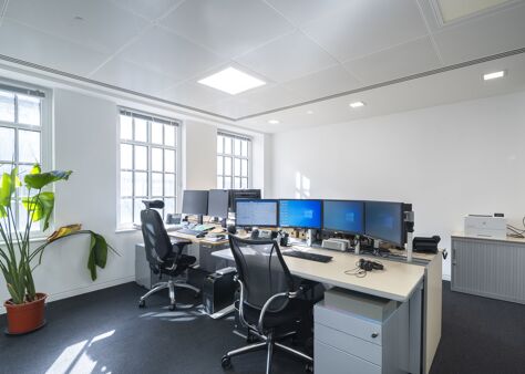 Office Space Eagle House - Image 2