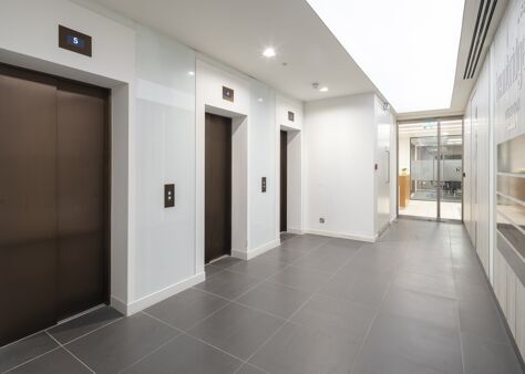 Office Space Eagle House - Image 5