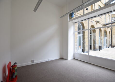 Office Space 3 Gainsford Street - Image 6