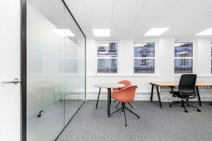 Office Space 2-3 Conduit Street - Image 11