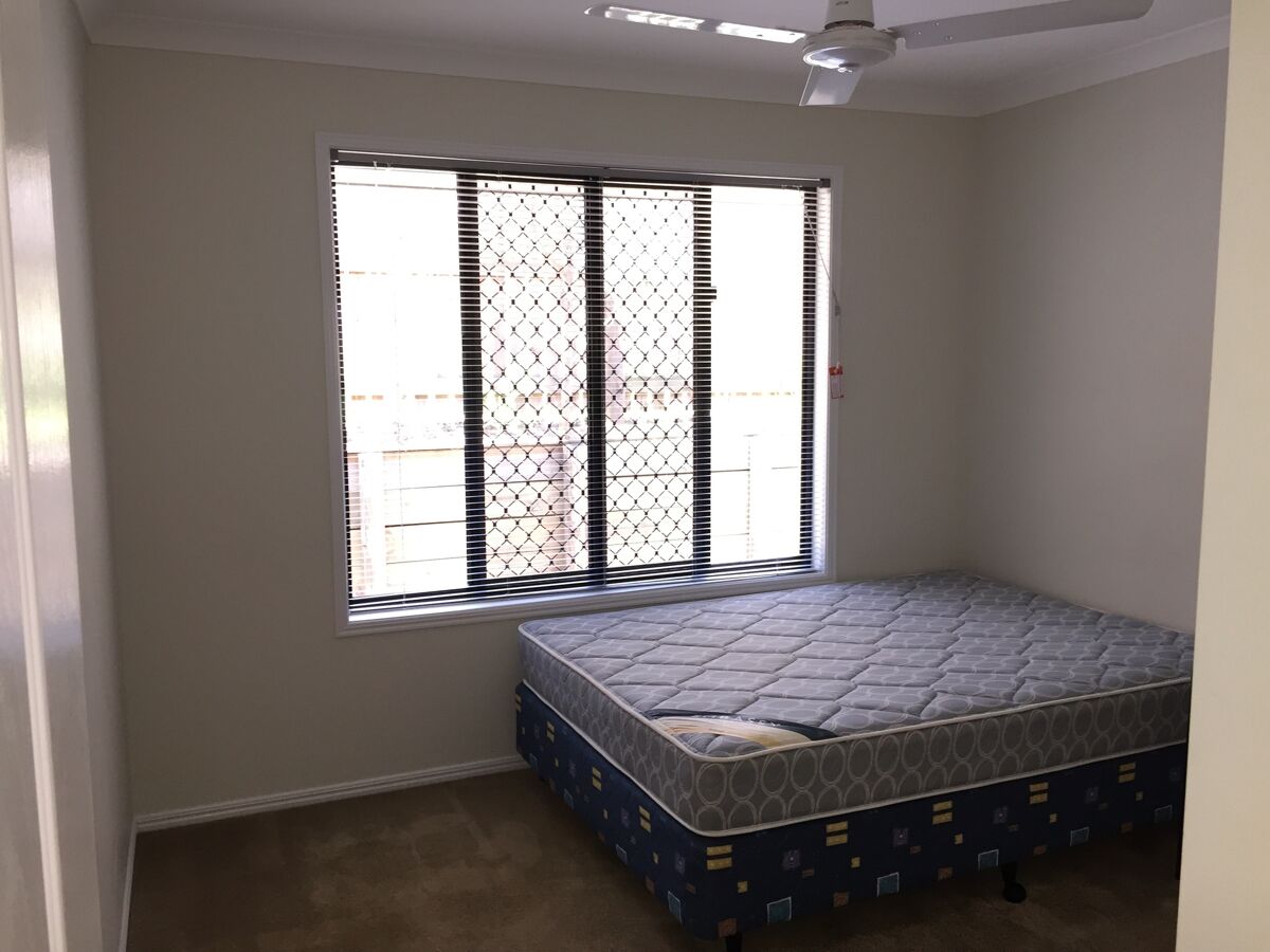 house to rent in 2/18 Rise, WEST GLADSTONE, QLD 4680 2557433