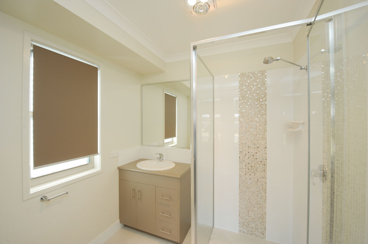 house to rent in 36 Broadwater Place, NEW AUCKLAND, QLD 4680 3733317