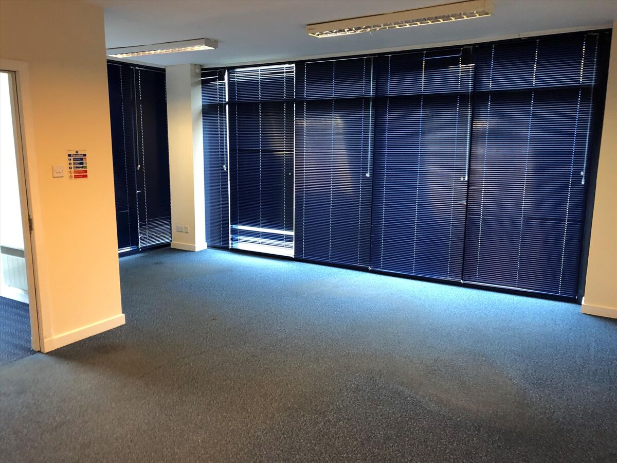 Industrial/Distribution to rent in Units 2 & 3 Wellington Business Park