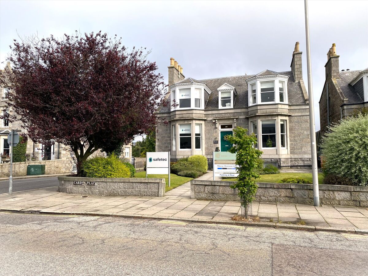 Self Contained West End Office with Generous Car Parking