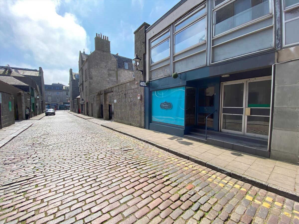 Retail Unit / Design Studio / Office Space in the City Centre with all inclusive rent