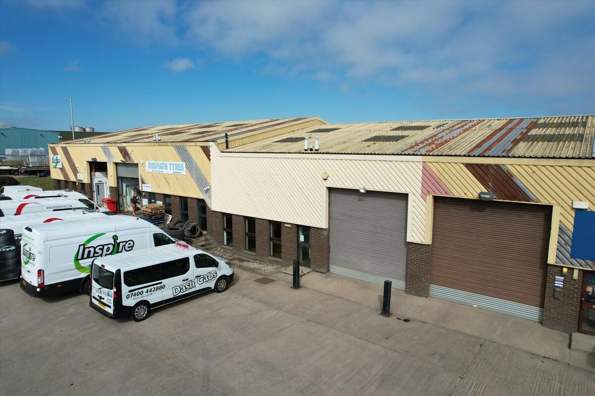 Terraced industrial unit in Altens Industrial Estate