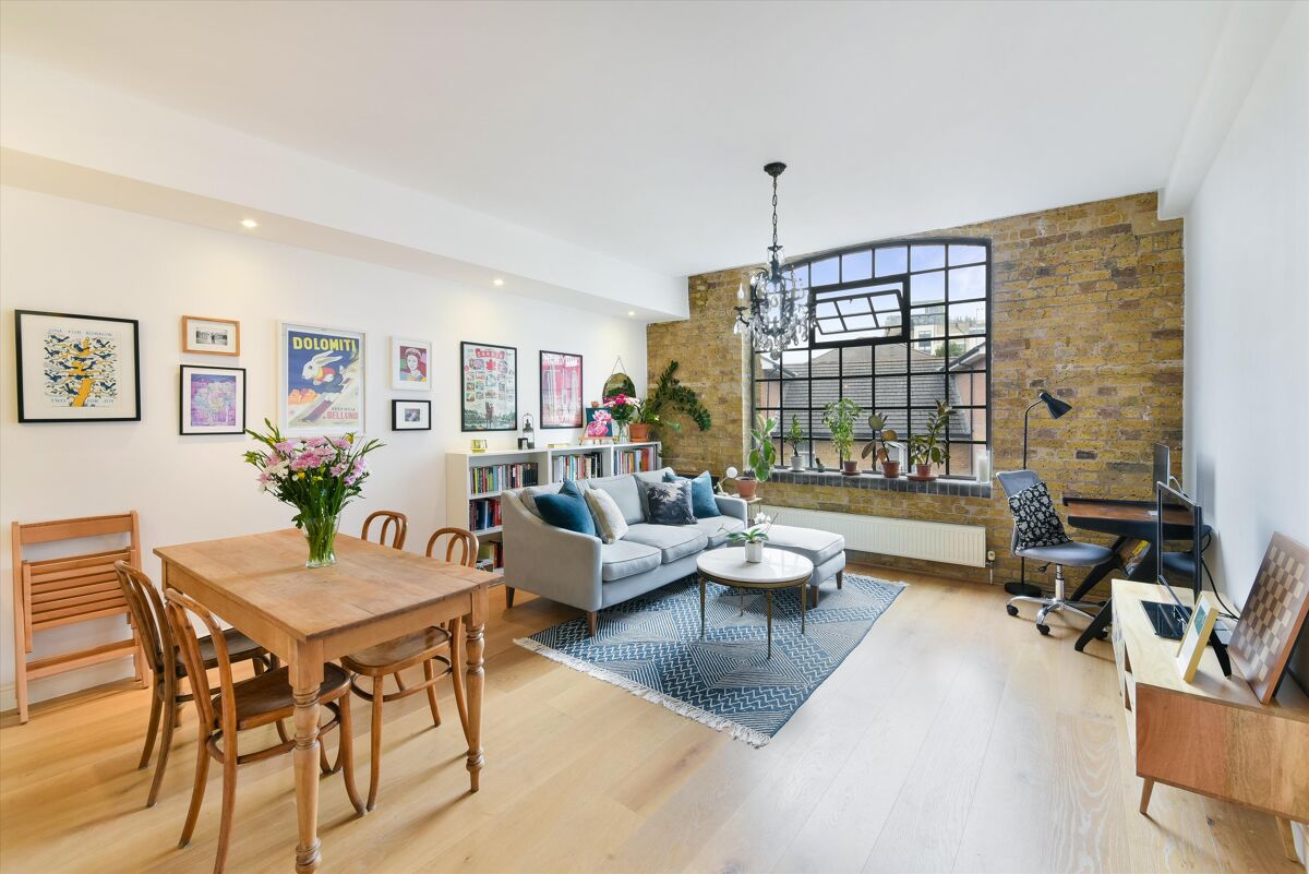 flat for sale in Chandlery House, 40 Gowers Walk, Aldgate, London, E1