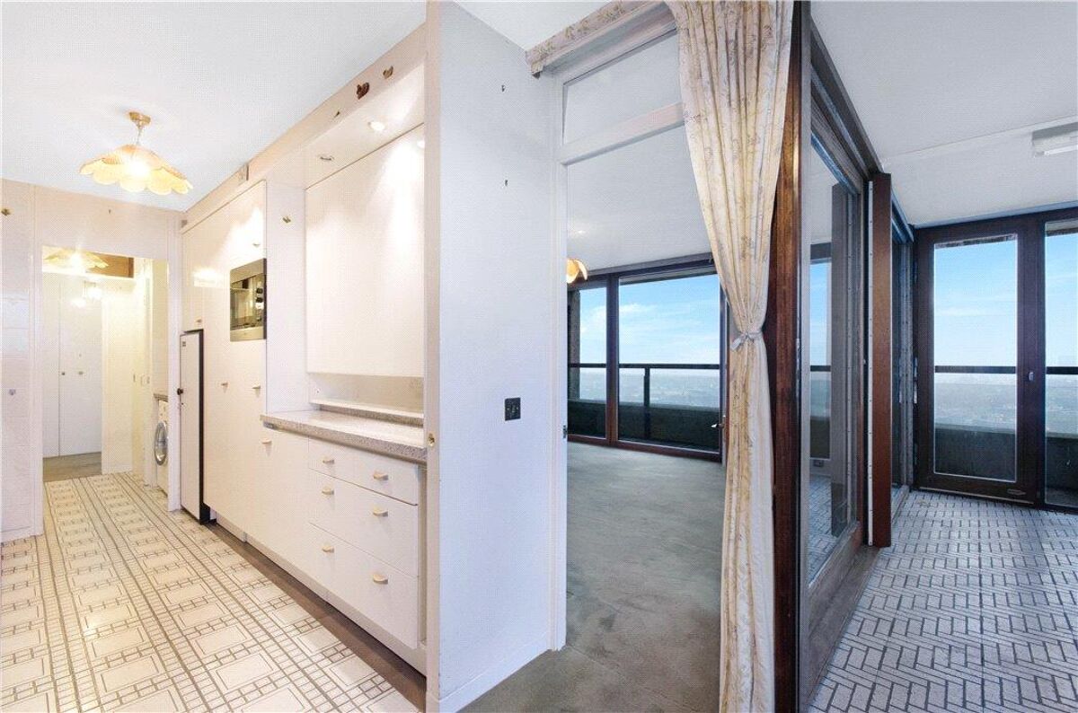 flat for sale in Lauderdale Tower, Barbican, London, EC2Y ALD190071