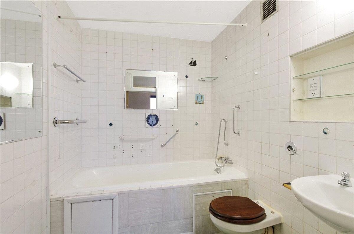 flat for sale in Lauderdale Tower, Barbican, London, EC2Y ALD190071