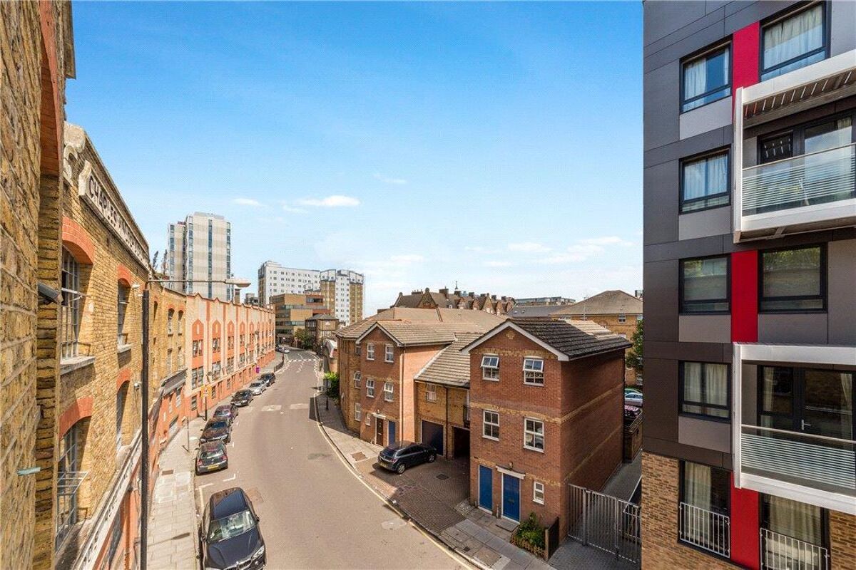 flat for sale in Chandlery House, 40 Gowers Walk, Aldgate, London, E1