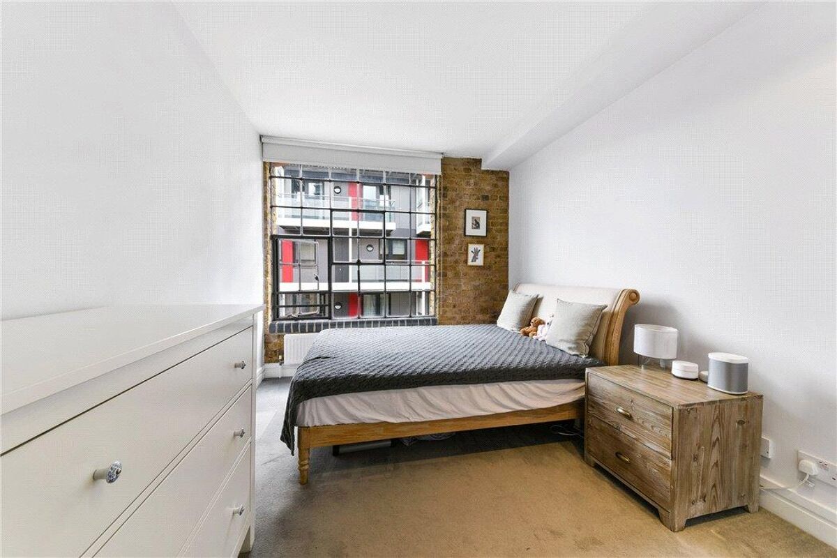flat for sale in Chandlery House, 40 Gowers Walk, Aldgate, London, E1