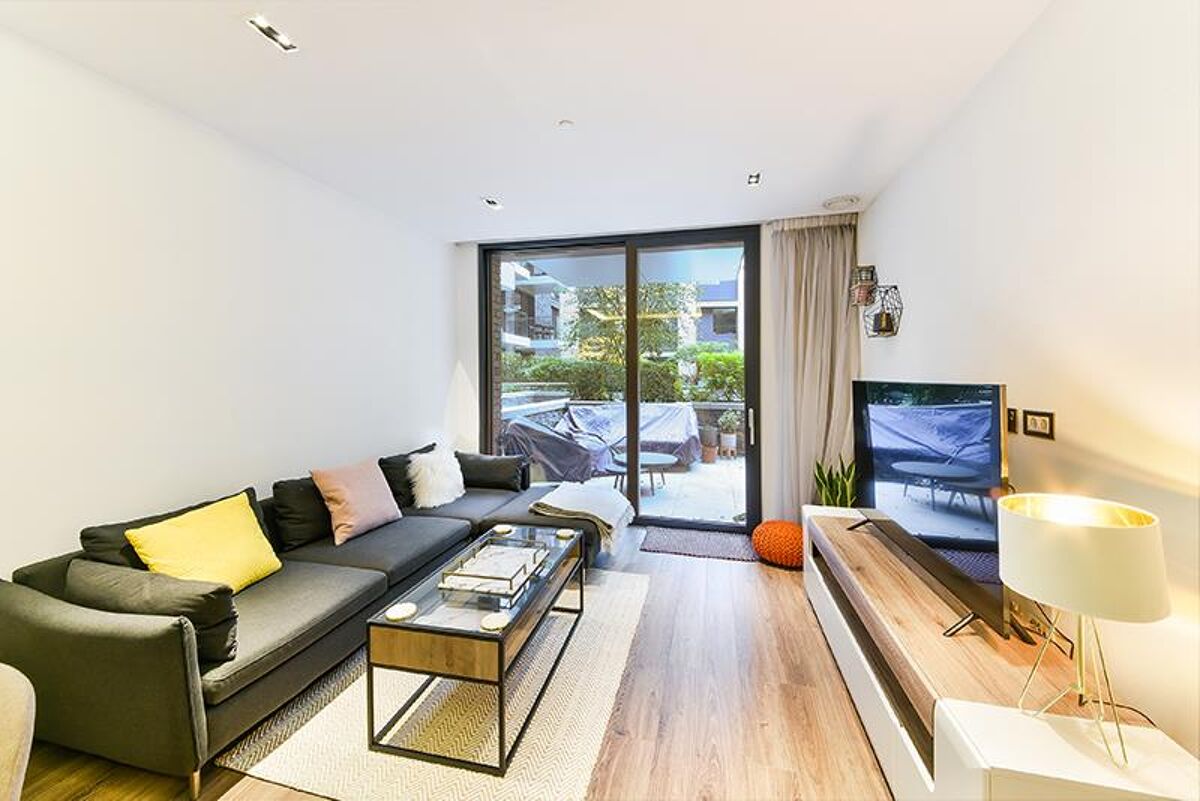 flat to rent in Cashmere House, 37 Leman Street, Aldgate, London, E1