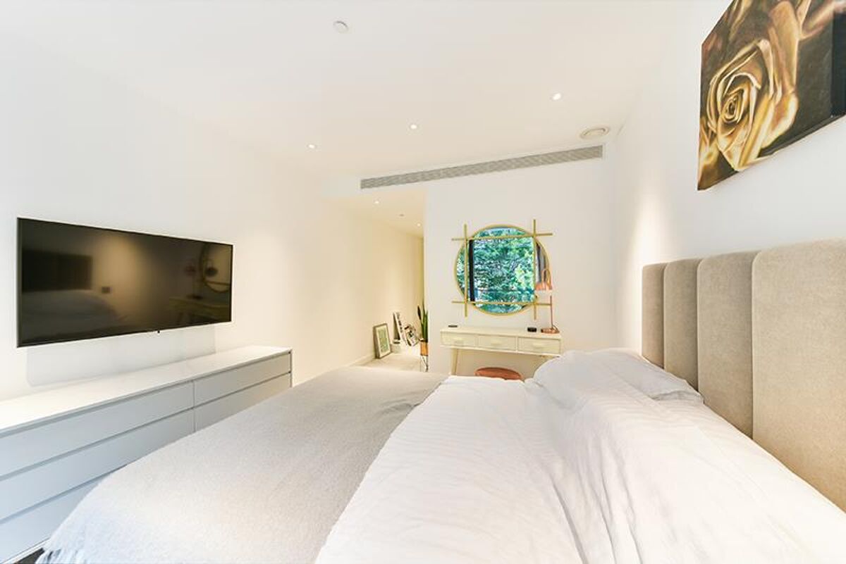 flat to rent in Cashmere House, 37 Leman Street, Aldgate, London, E1 ALQ012001279 Knight Frank