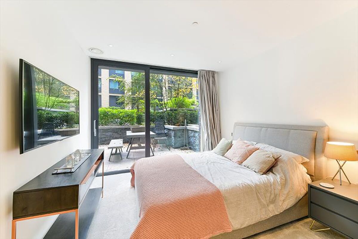 flat to rent in Cashmere House, 37 Leman Street, Aldgate, London, E1