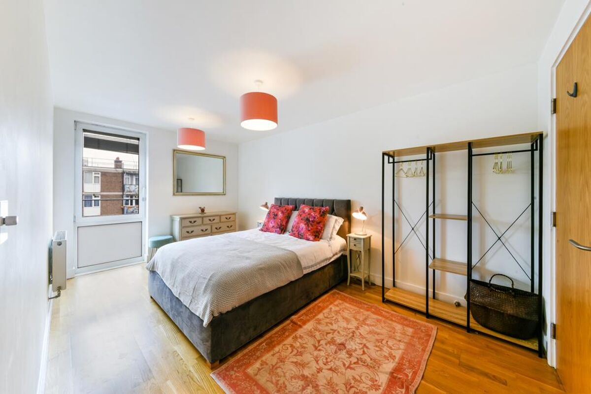 flat to rent in Queensbridge Road, London, E2 ALQ012078851 Knight Frank