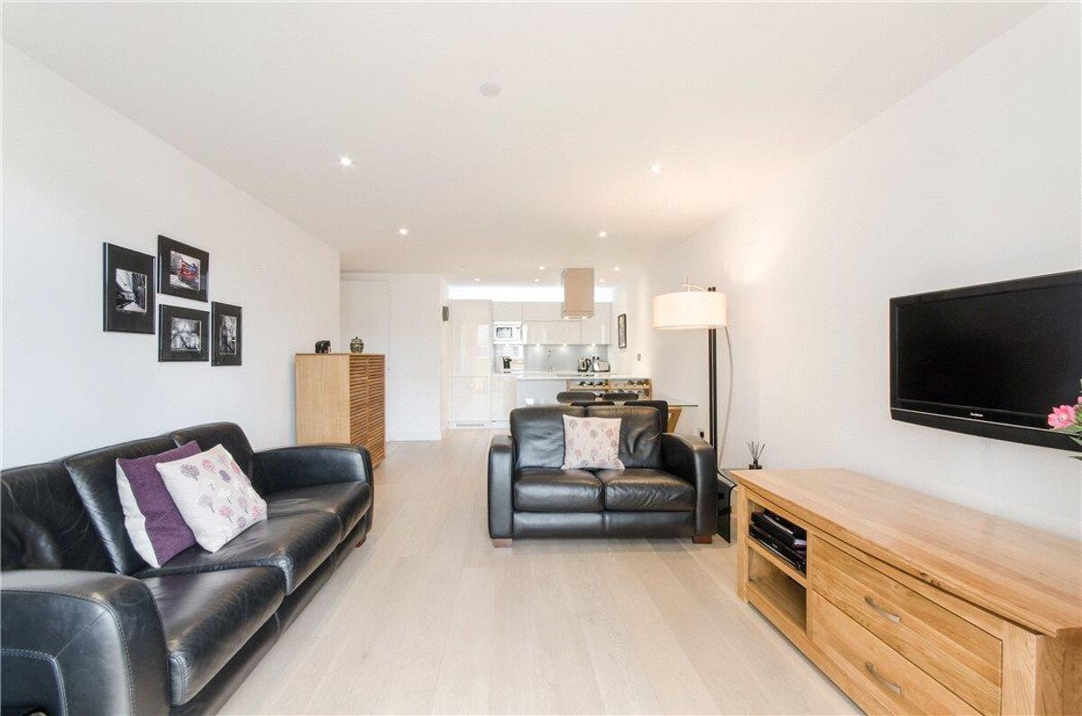 flat to rent in Kensington Apartments, 11 Commercial Street, Aldgate