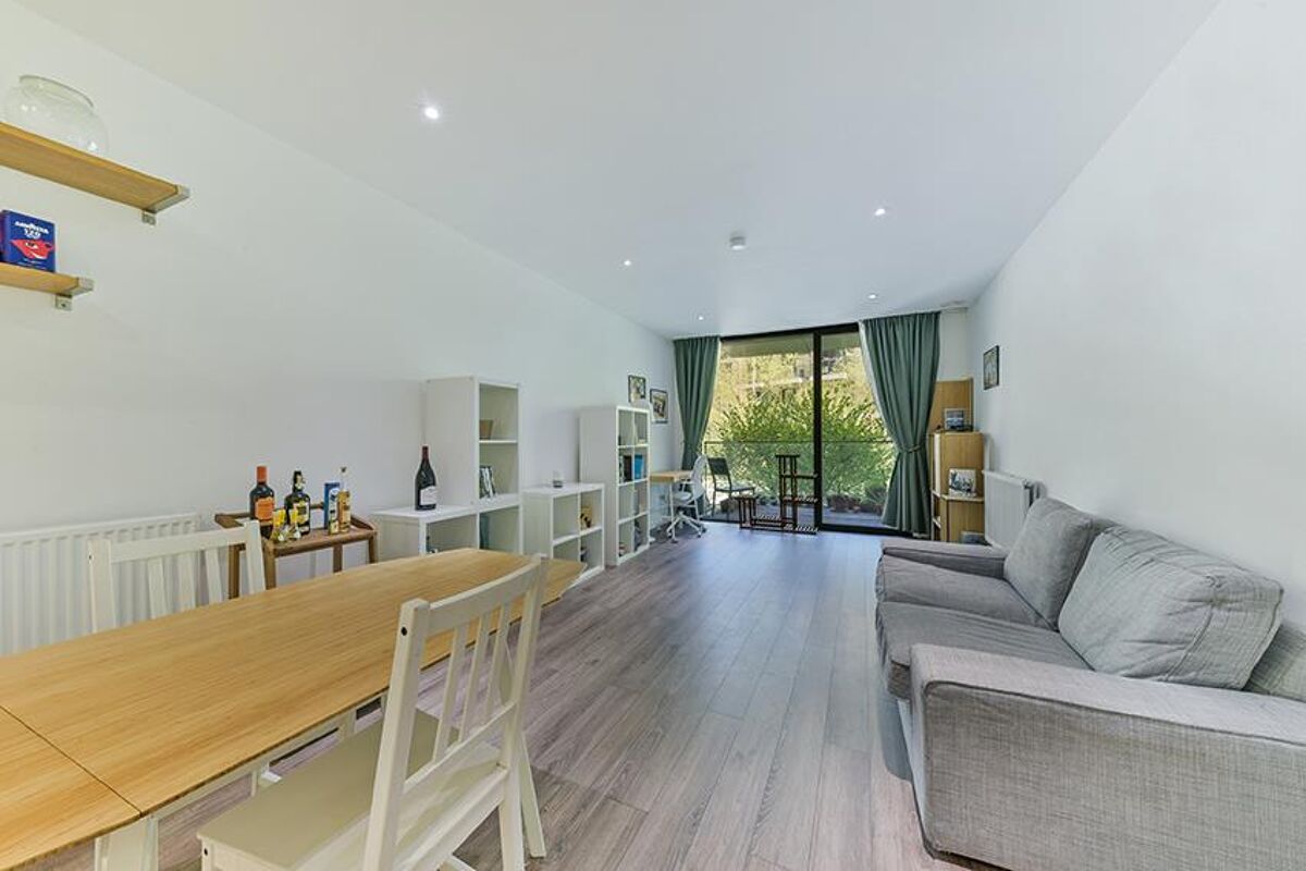 flat to rent in Catalina House, Canter Way, London, E1 ALQ012339174
