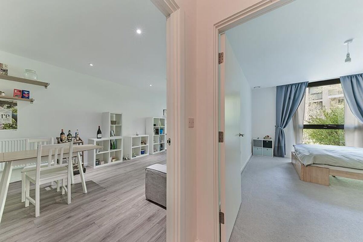 flat to rent in Catalina House, Canter Way, London, E1 ALQ012339174