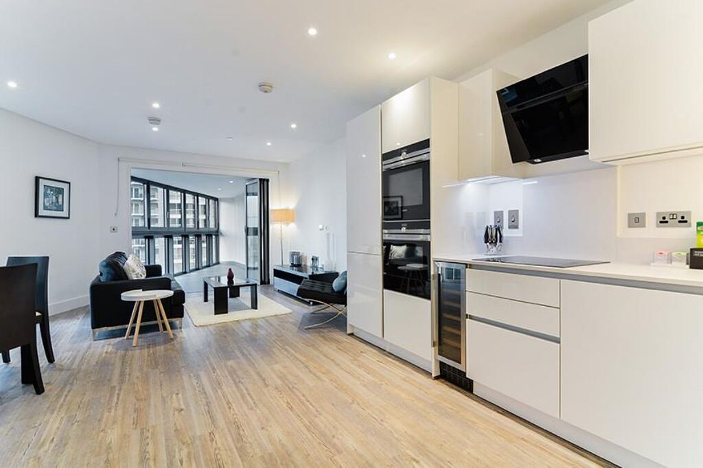 Image of Wiverton Tower, New Drum Street, Aldgate, London, E1
