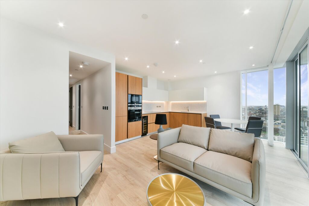 Image of Cassia House, Piazza Walk, Aldgate, London, E1