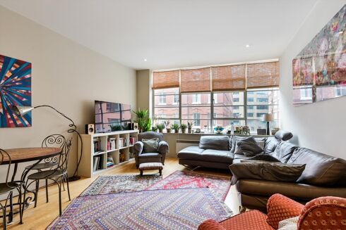 Picture of 2 bedroom flat for rent.