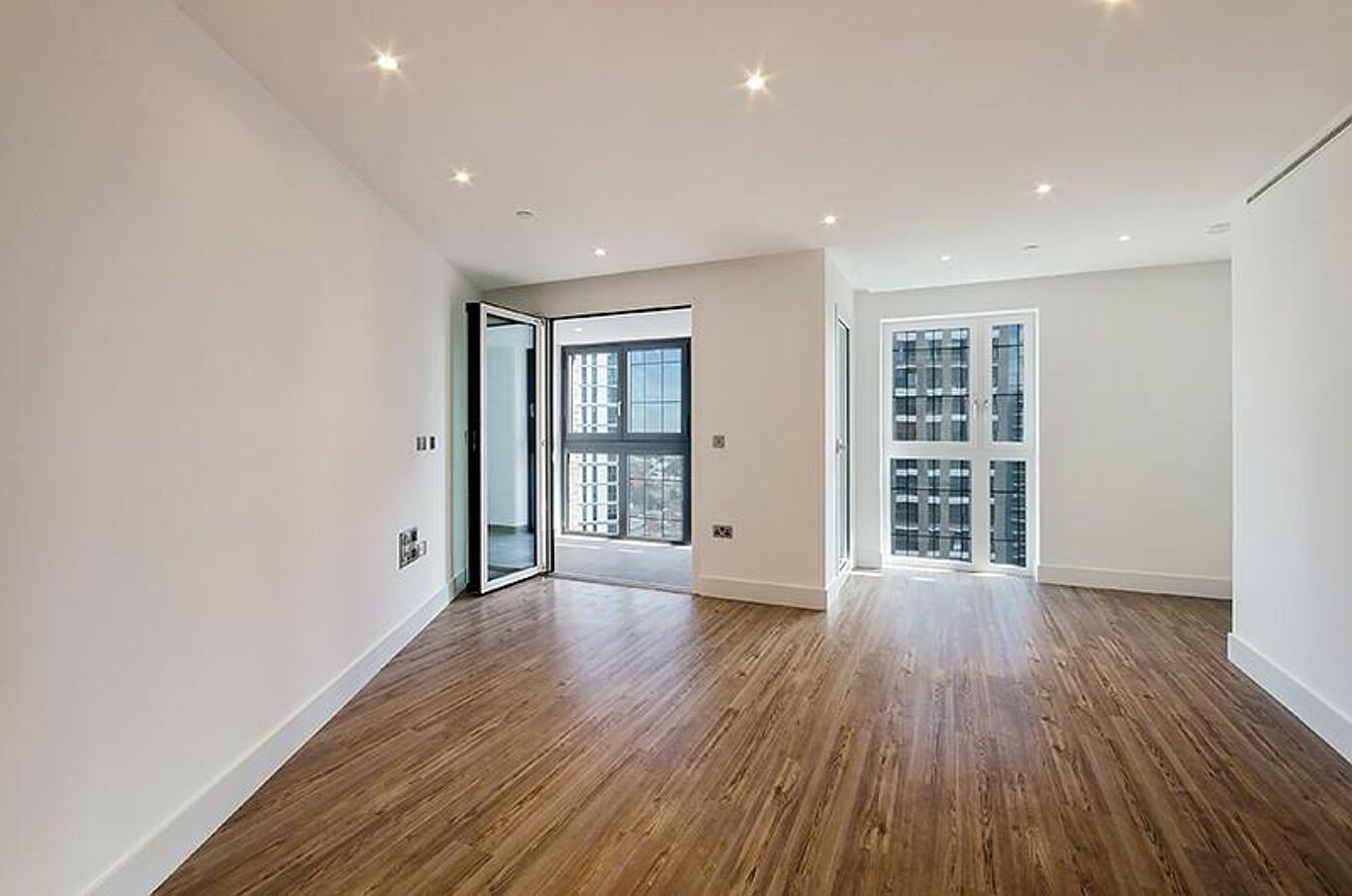 Image of Wiverton Tower, New Drum Street, Aldgate, London, E1
