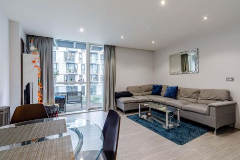 Picture of 2 bedroom flat for rent.