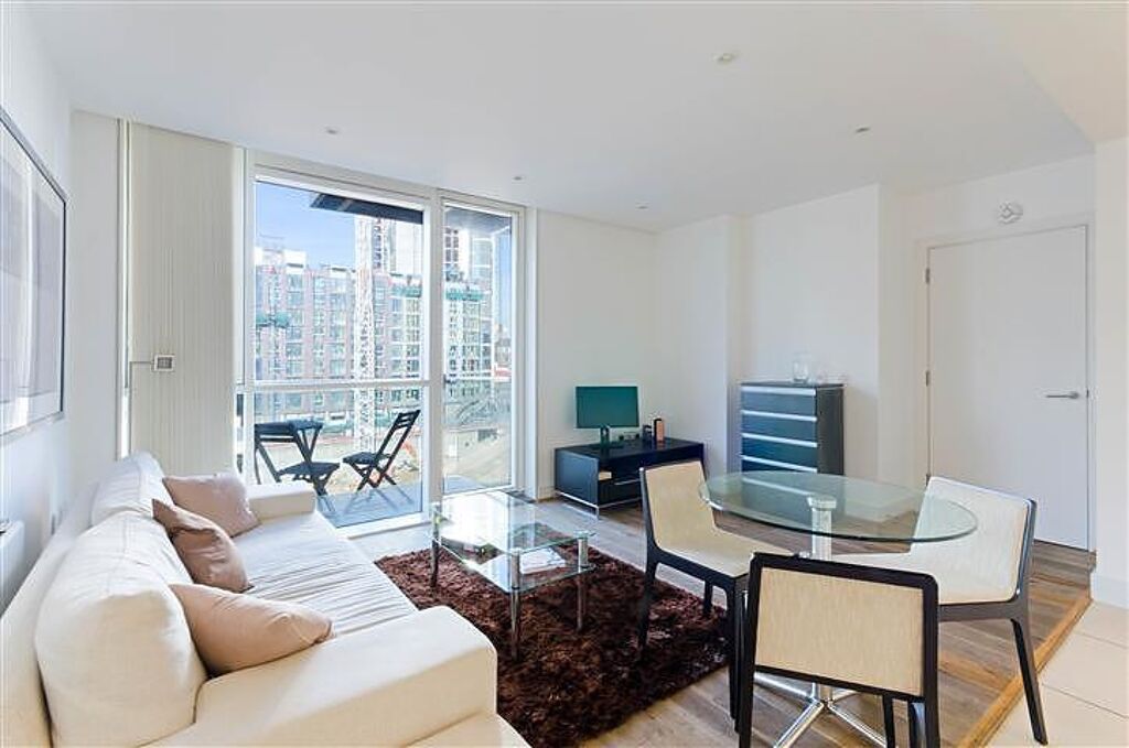 Image of Times Square, London, E1