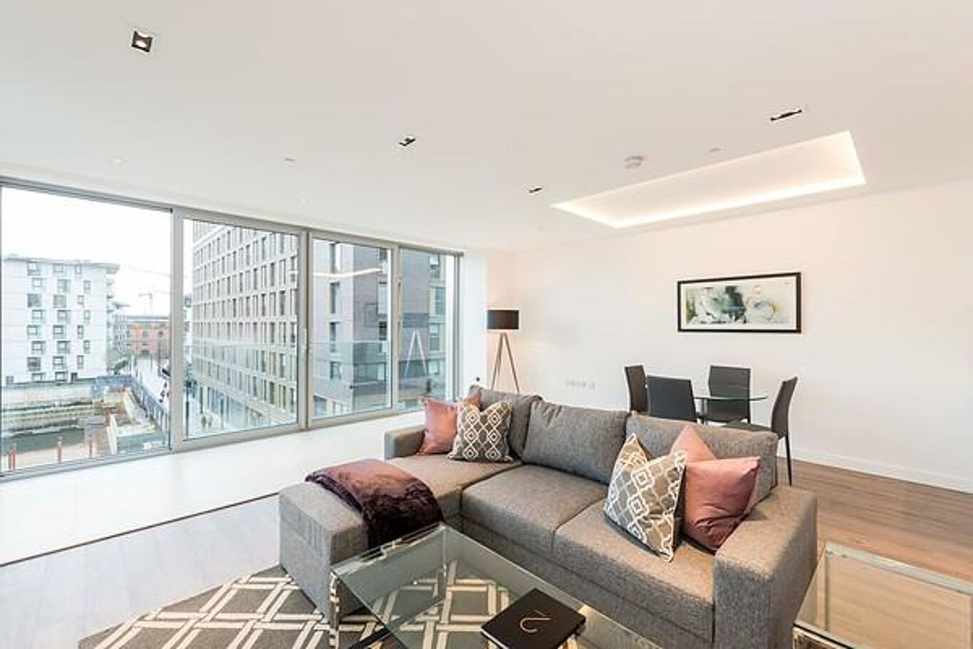 Image of Satin House, 15 Piazza Walk, London E1