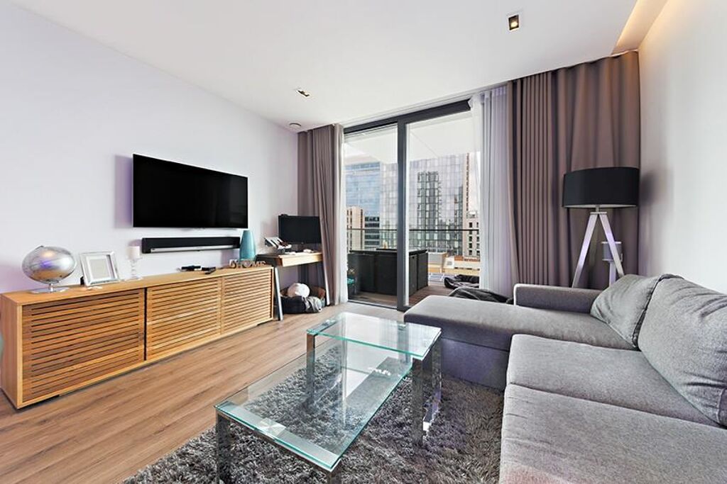 Image of Satin House, Piazza Walk, London, E1