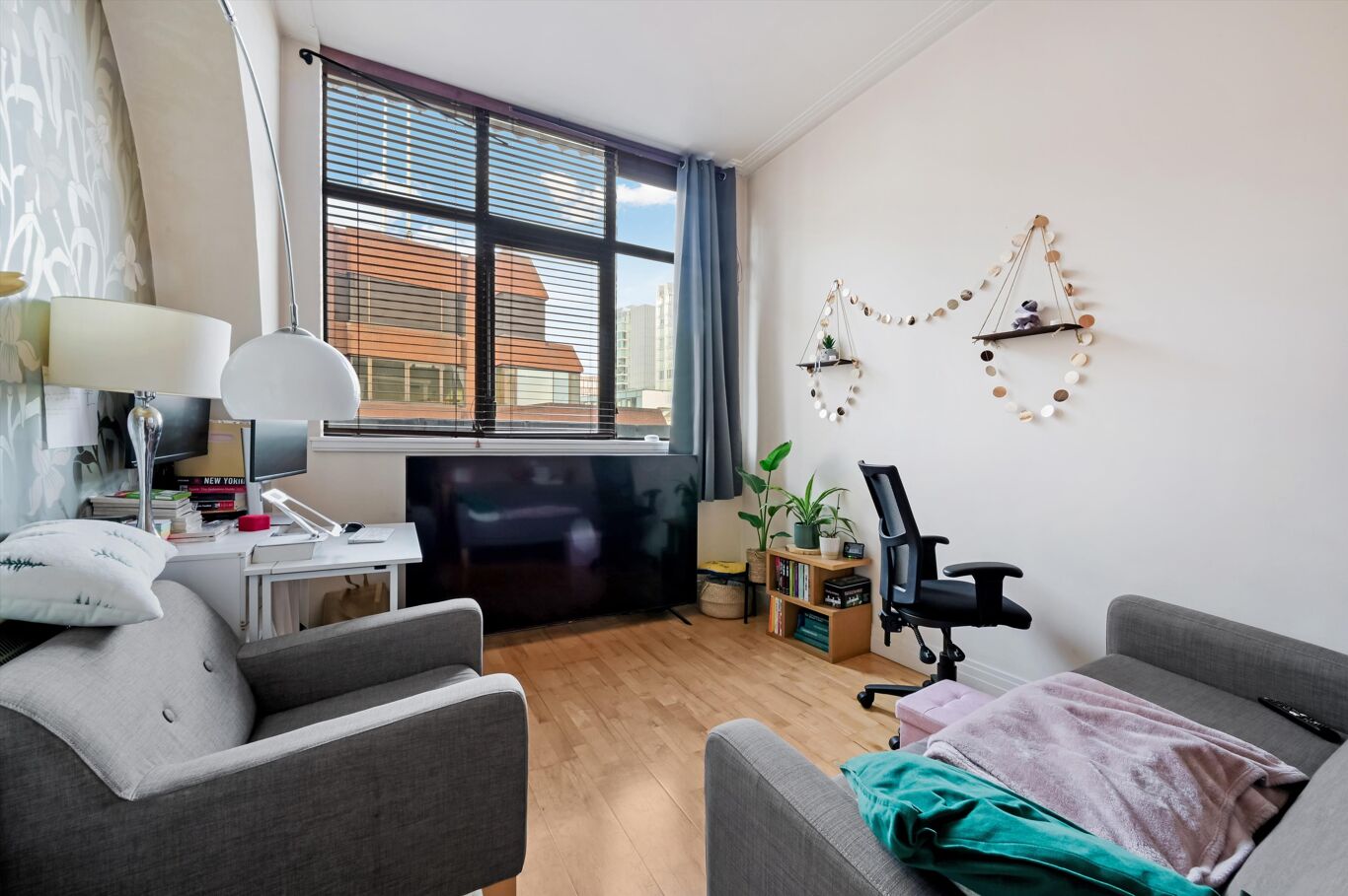 Image of Prescot Street, London E1