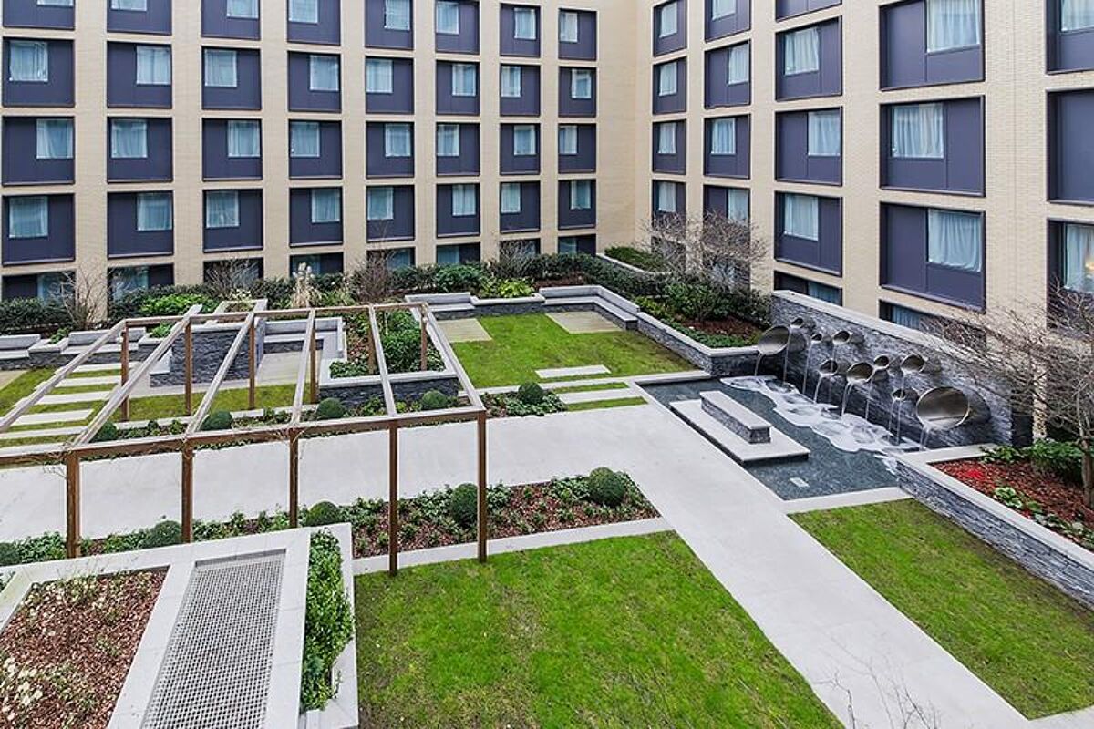 flat to rent in Satin House, Goodman's Fields, Aldgate, London E1