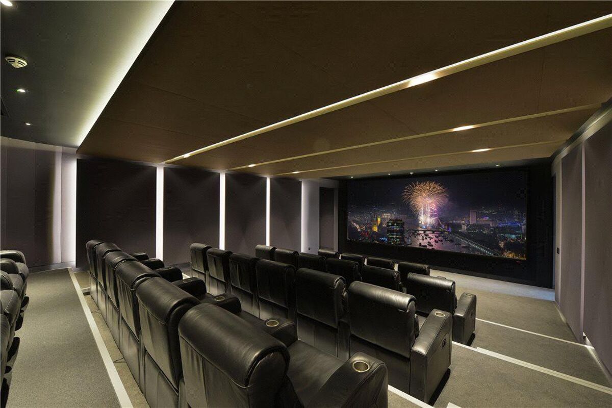 flat to rent in Satin House, Goodman's Fields, Aldgate, London E1