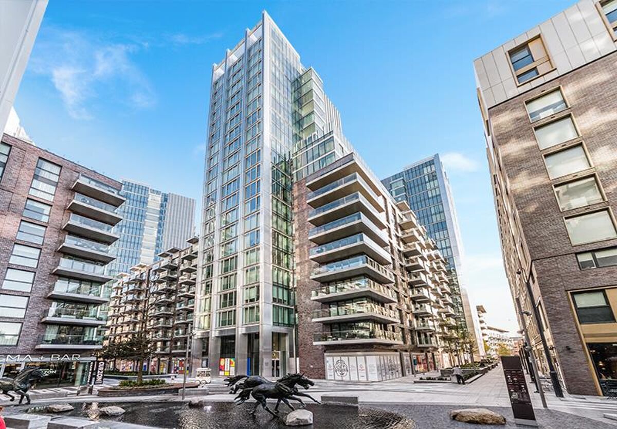 flat to rent in Neroli House, Goodman's Fields, Aldgate, London E1